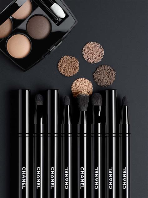 chanel brush powder|Chanel retractable eyeshadow brush.